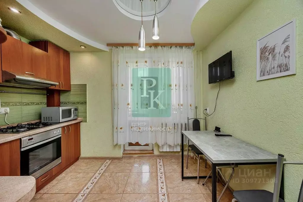 2-к кв. Севастополь ул. Генерала Жидилова, 18 (54.3 м) - Фото 1