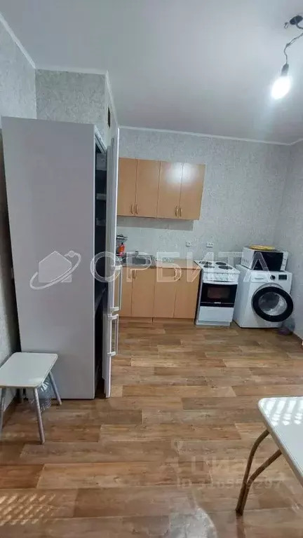 1-к кв. Тюменская область, Тюмень ул. Андрея Бушуева, 4 (42.7 м) - Фото 0