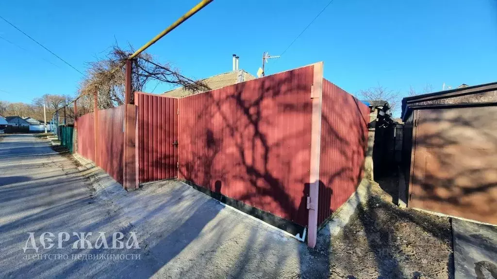 Дом в Белгородская область, Старооскольский городской округ, с. ... - Фото 1