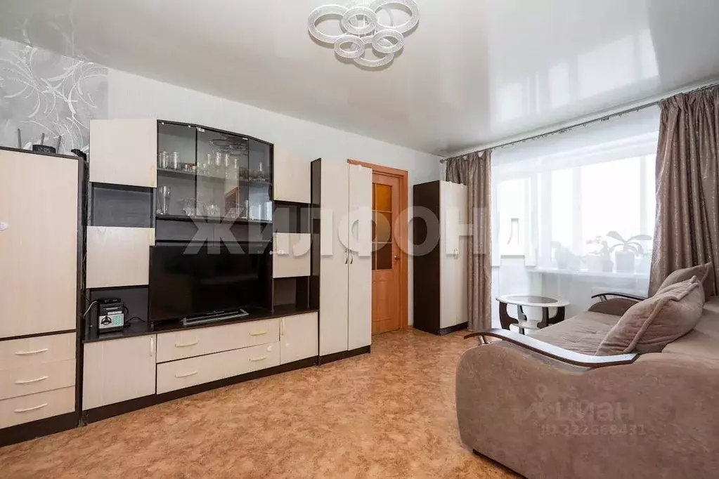 3-к кв. Новосибирская область, Новосибирск ул. Макаренко, 27/3 (56.0 ... - Фото 1