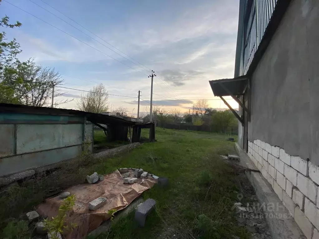 Дом в Карачаево-Черкесия, Черкесск ул. Кубанова (150 м) - Фото 1