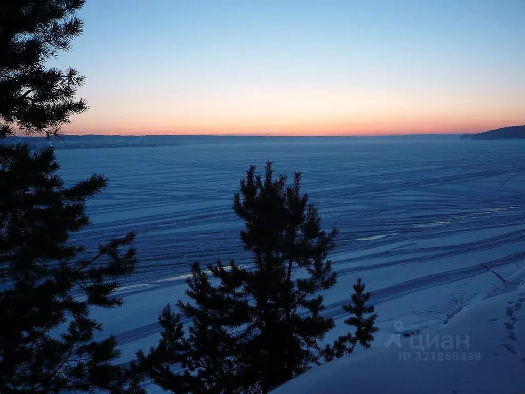 Дом в Пермский край, Добрянский муниципальный округ, д. Большая ... - Фото 0
