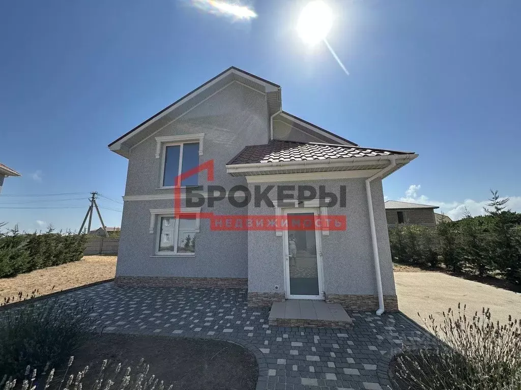 Дом в Крым, Евпатория городской округ, Заозерное пгт ул. Космическая, ... - Фото 1