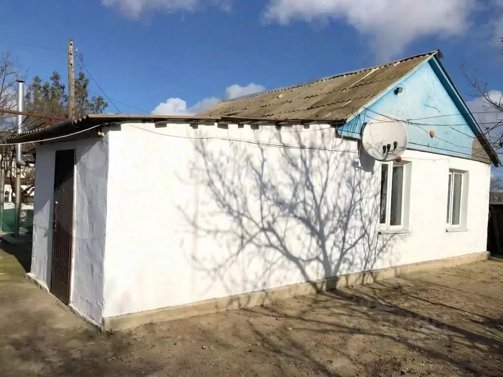 Дом в Крым, Ленинский район, с. Ильичево ул. Коммунаров, 37 (64 м) - Фото 1