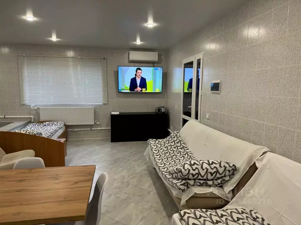 Дом в Ростовская область, Шахты ул. Желябова, 16 (50 м) - Фото 1