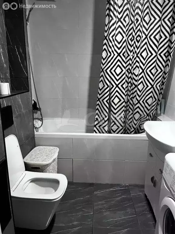 1-комнатная квартира: Тюмень, улица Валентины Трофимовой, 7 (43 м) - Фото 1