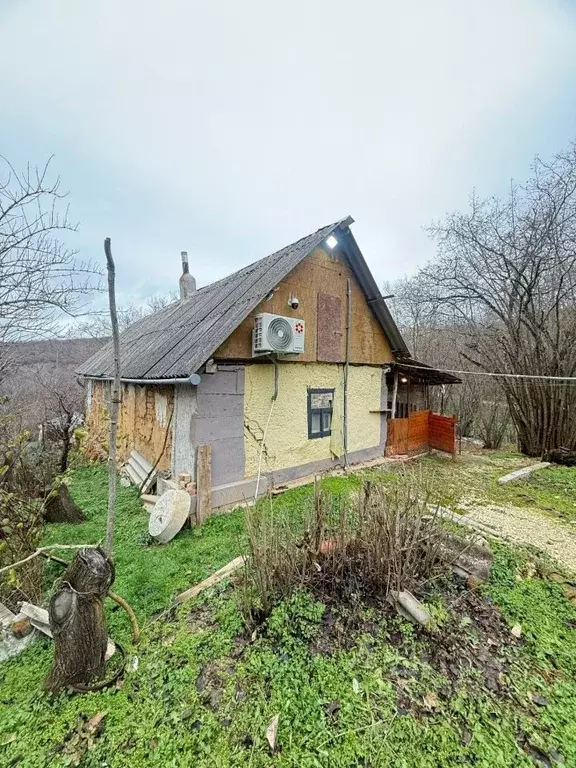 Дом в Крым, Бахчисарайский район, Куйбышевское с/пос, с. Высокое ул. ... - Фото 1