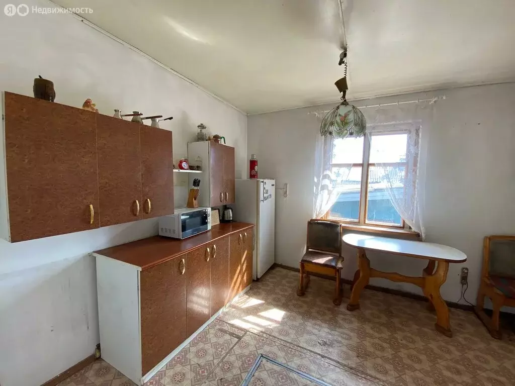Дом в Иркутская область, рабочий посёлок Куйтун, улица Некрасова, 10 ... - Фото 0