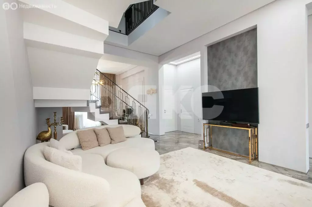 6-комнатная квартира: деревня Солослово, 4 (150 м) - Фото 1