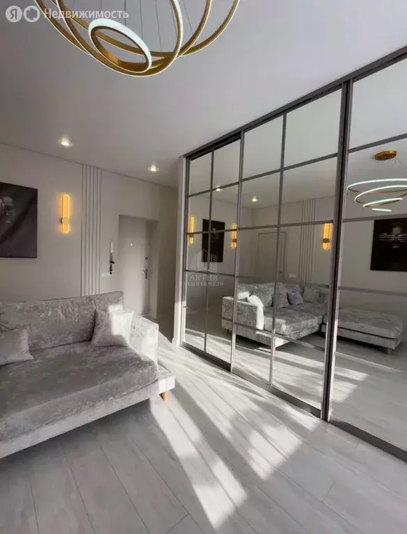 2-комнатная квартира: Красноярск, улица Ленина, 122 (49.8 м) - Фото 1