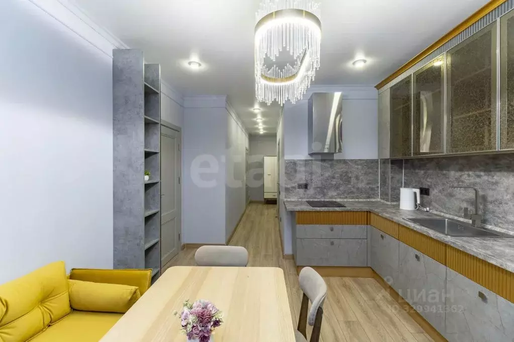 2-к кв. Тюменская область, Тюмень Новгородская ул., 3 (61.5 м) - Фото 1