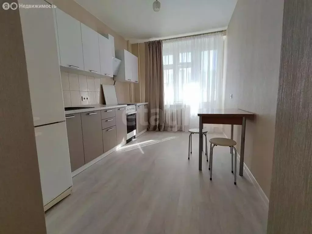 3-комнатная квартира: Казань, улица Адоратского, 2 (41.2 м) - Фото 1