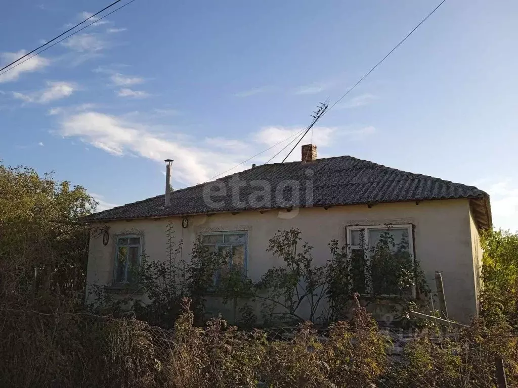 Дом в Крым, Кировский район, Первомайское с/пос, с. Первомайское ул. ... - Фото 1