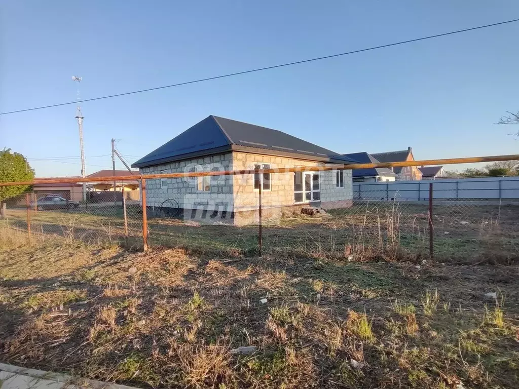 Дом в Краснодарский край, Приморско-Ахтарск ул. Толстого, 1 (133 м) - Фото 1