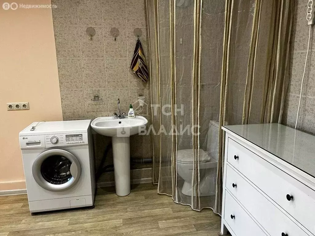 1к в 8-комнатной квартире (17.6 м) - Фото 2