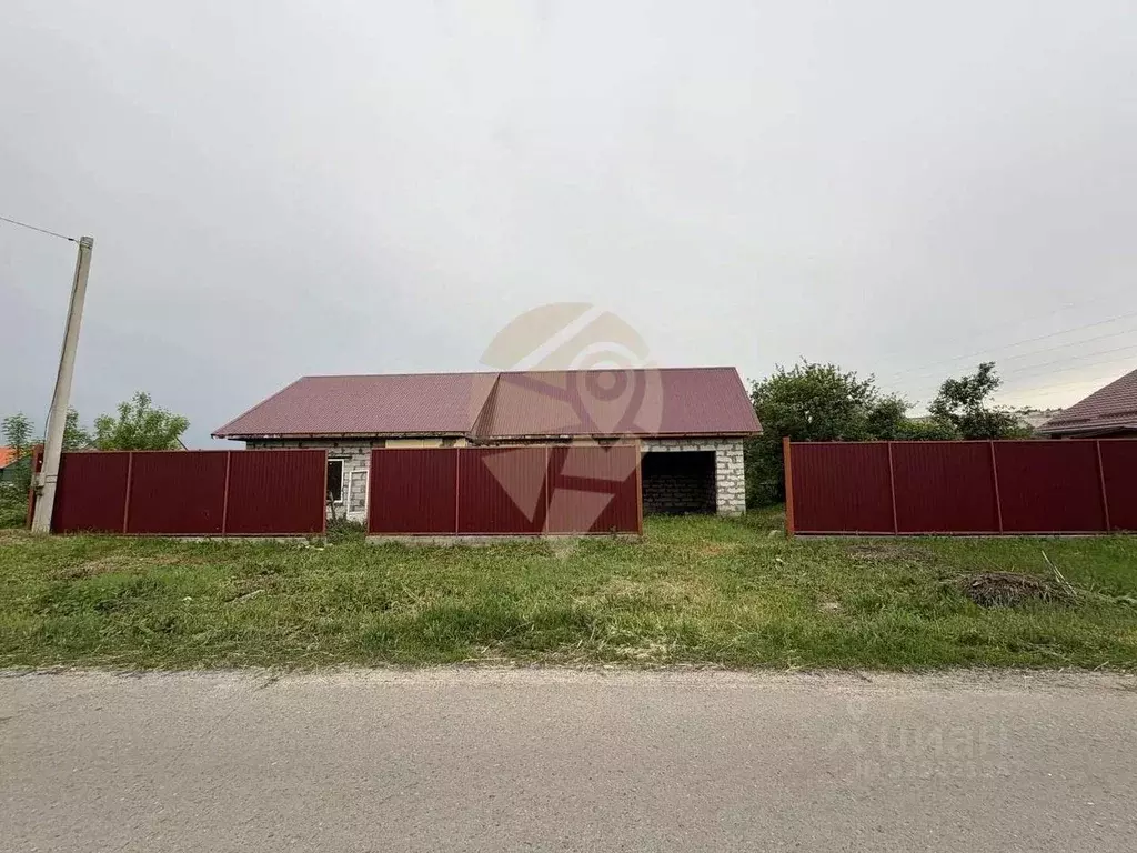 Дом в Белгородская область, Старооскольский городской округ, с. ... - Фото 1