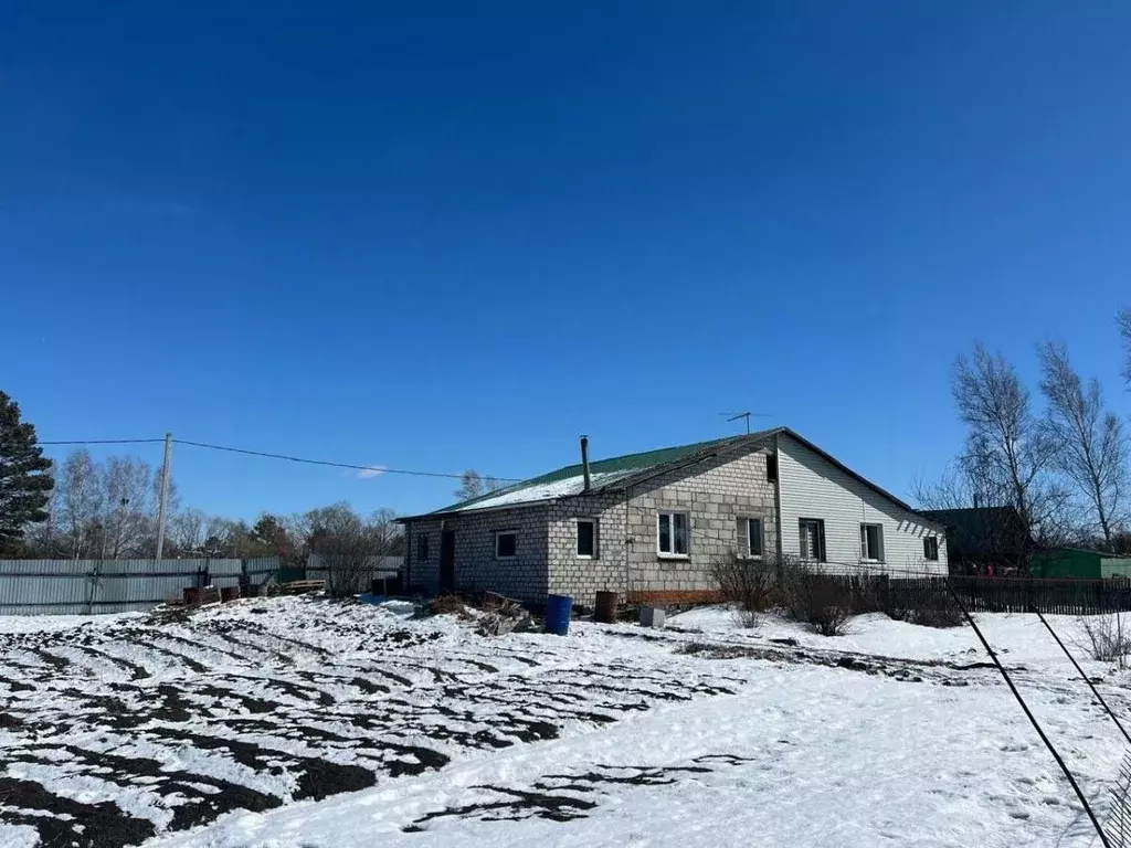 Дом в Еврейская автономная область, Смидовичский район, пос. ... - Фото 1