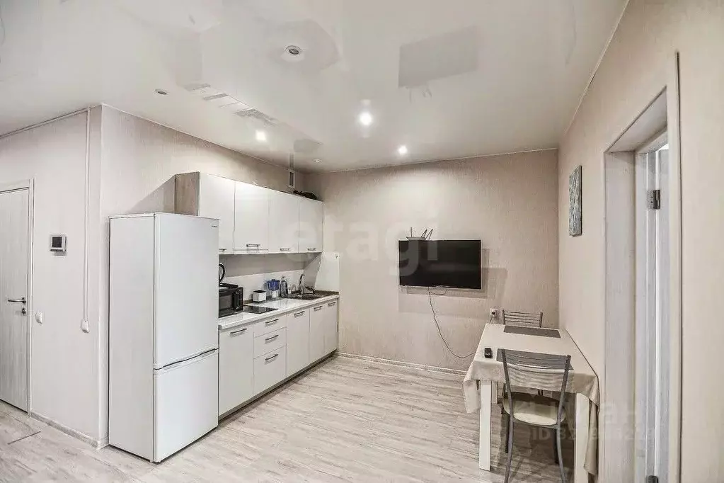 3-к кв. Сахалинская область, Южно-Сахалинск просп. Мира, 300к6 (65.0 ... - Фото 2