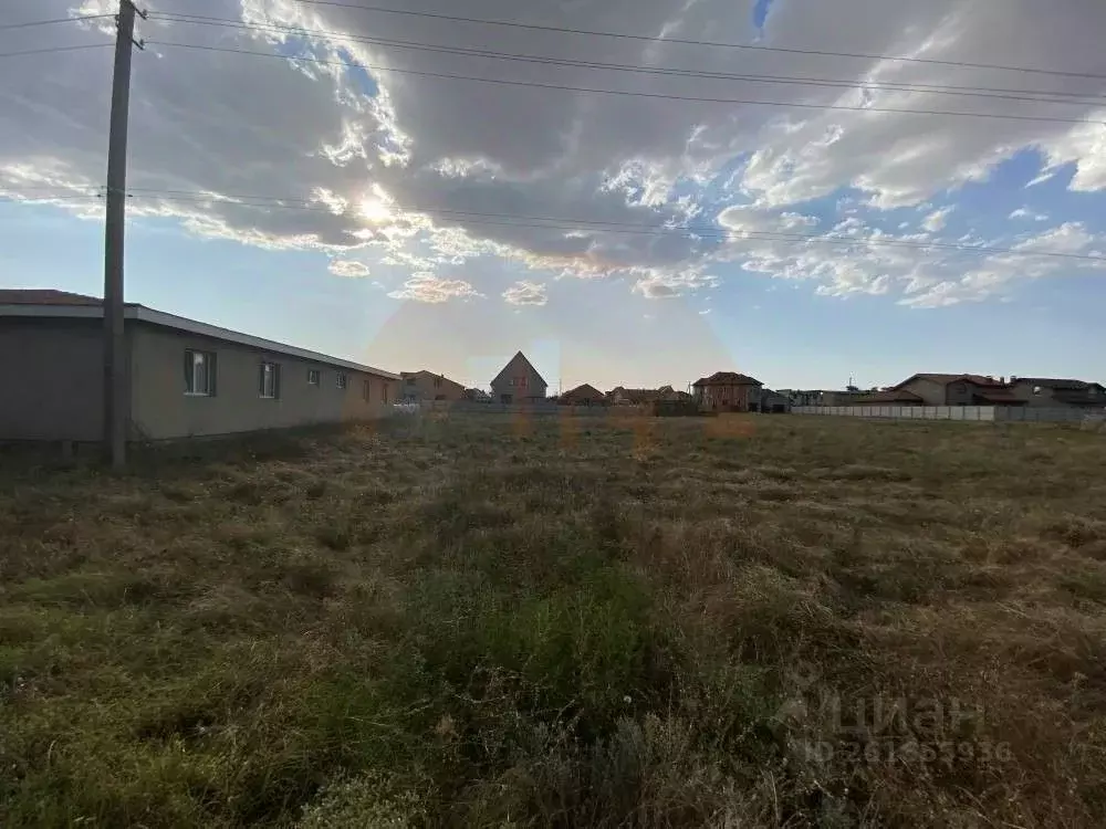 Участок в Крым, Сакский район, с. Орехово ул. Линейная (10.0 сот.) - Фото 1