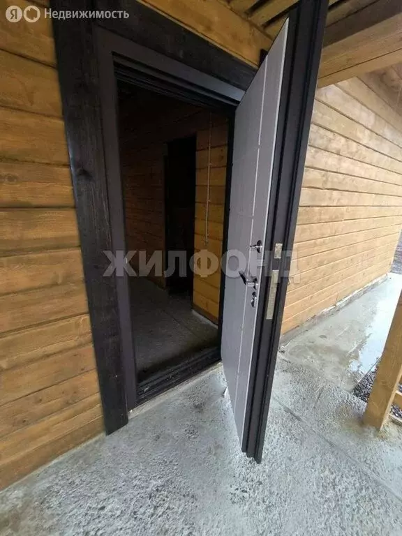Дом в Усть-Абаканский район, село Калинино (150 м) - Фото 0