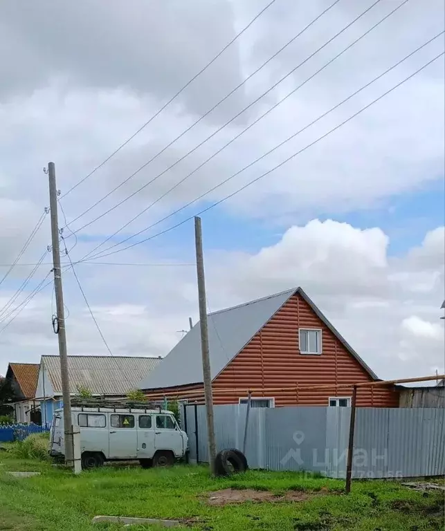 Дом в Омская область, Тюкалинск ул. Калинина, 77 (92 м) - Фото 1