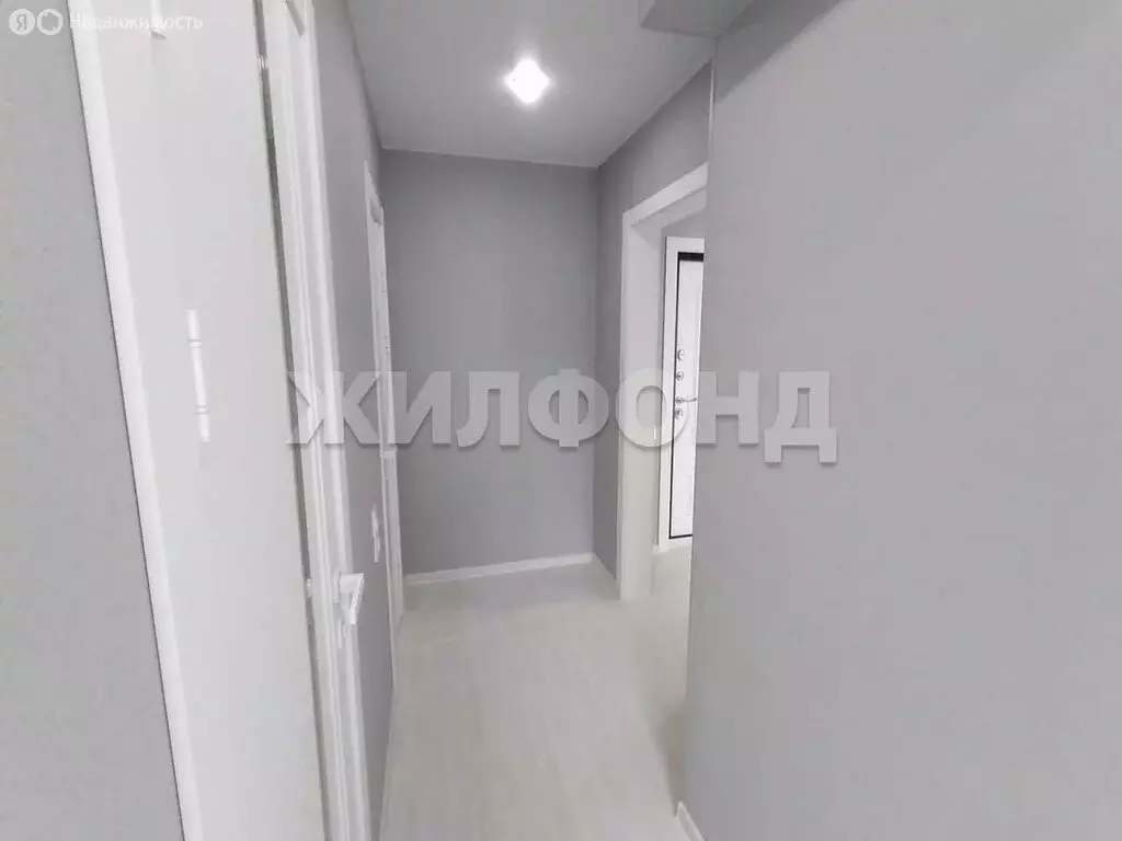 3-комнатная квартира: Абакан, Вокзальная улица, 12 (72.4 м) - Фото 1