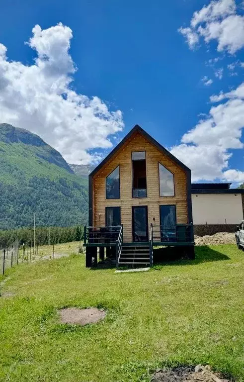 Дом в Кабардино-Балкария, Эльбрусский район, с. Тегенекли ул. ... - Фото 0
