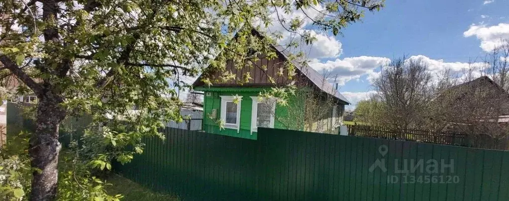 Дом в Брянская область, Навлинский район, пос. Синезерки Вокзальная ... - Фото 0