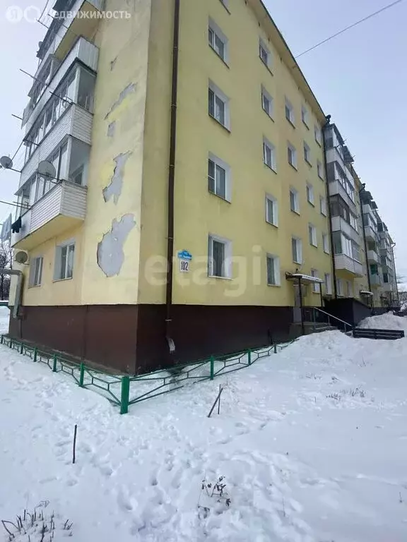 3-комнатная квартира: Козельск, улица Чкалова, 102 (50 м) - Фото 1