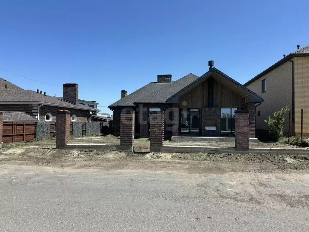 Дом в Ростовская область, Аксай ул. Андрея Моисеева (200 м) - Фото 0