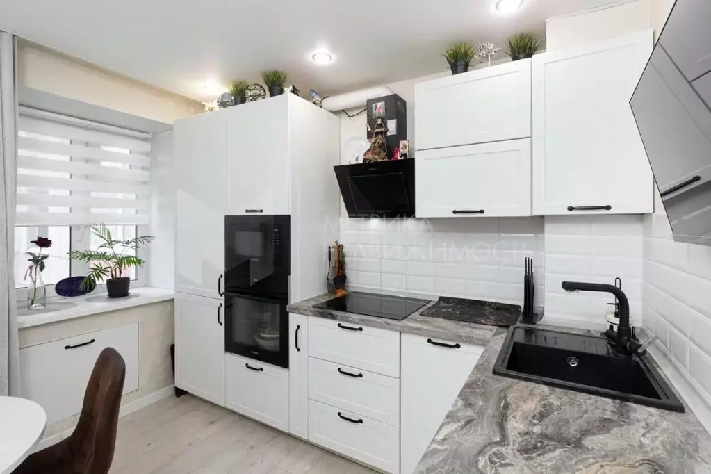 3-к кв. Тюменская область, Тюмень Ялуторовская ул., 27 (58.6 м) - Фото 1