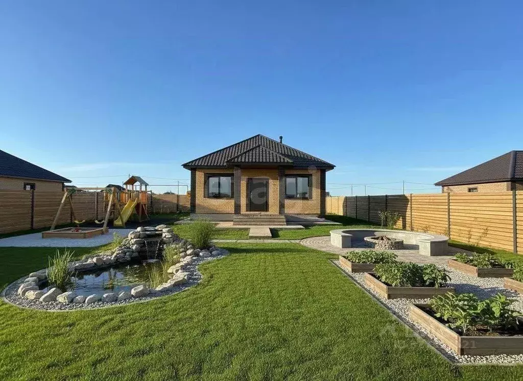 Дом в Оренбургская область, Оренбургский район, с. Благословенка ул. ... - Фото 1