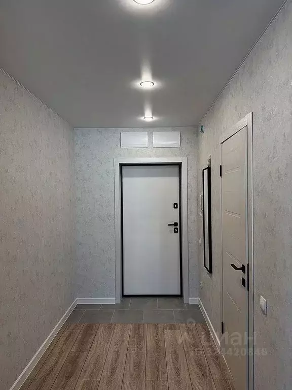 Студия Тюменская область, Тюмень ул. Новоселов, 90 (29.7 м) - Фото 1