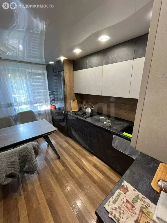 3-комнатная квартира: посёлок городского типа Редкино, улица Фадеева, ... - Фото 1