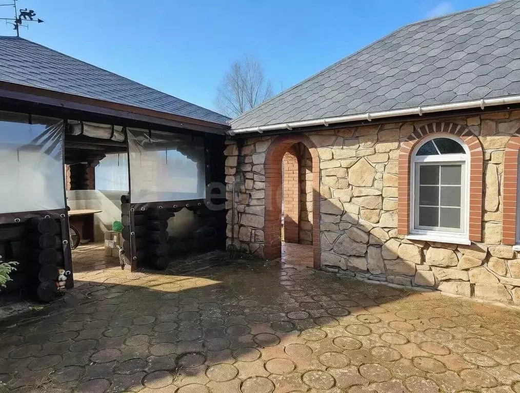 Дом в Псковская область, Остров ул. Энтузиастов, 12 (305 м) - Фото 1