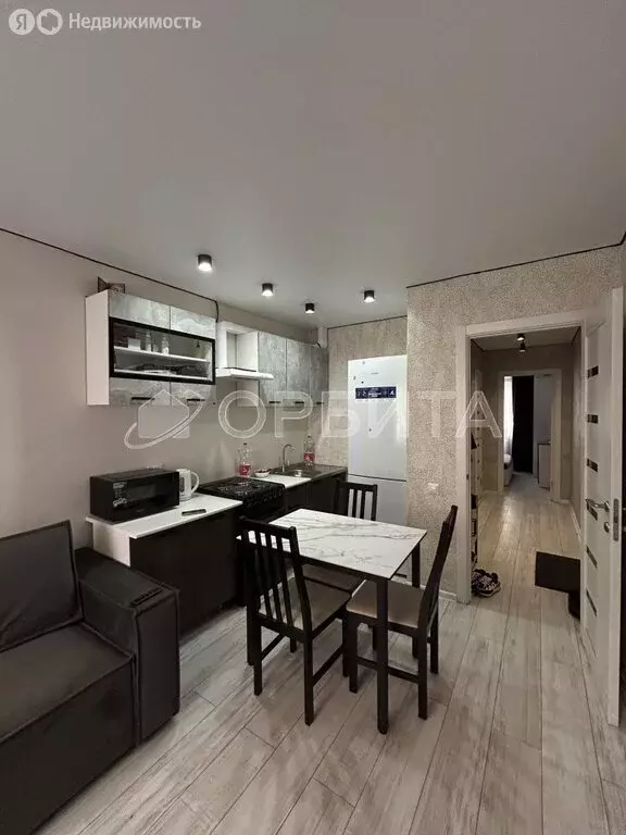 1-комнатная квартира: Тюмень, улица Щорса, 10 (30 м) - Фото 1