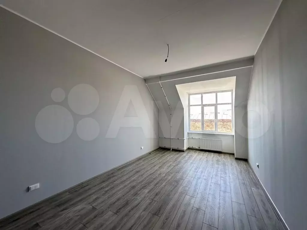 Комната 22,5 м в 5-к., 7/7 эт. - Фото 1