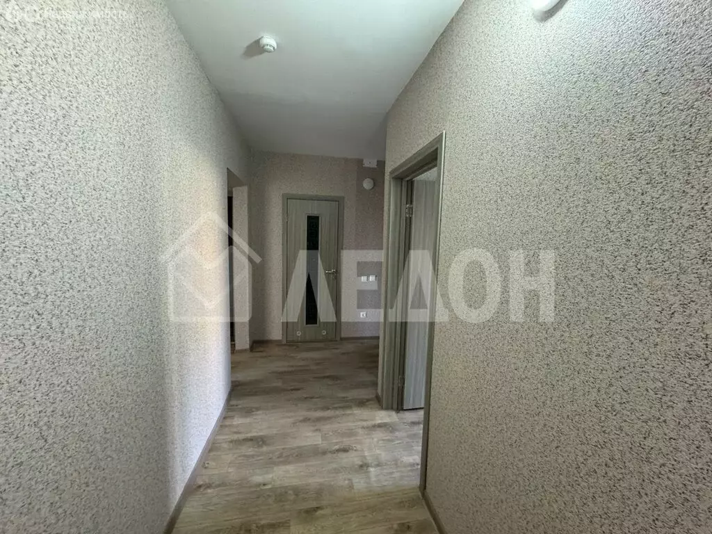 3-комнатная квартира: Омск, 6-й Амурский проезд, 10 (80.3 м) - Фото 1