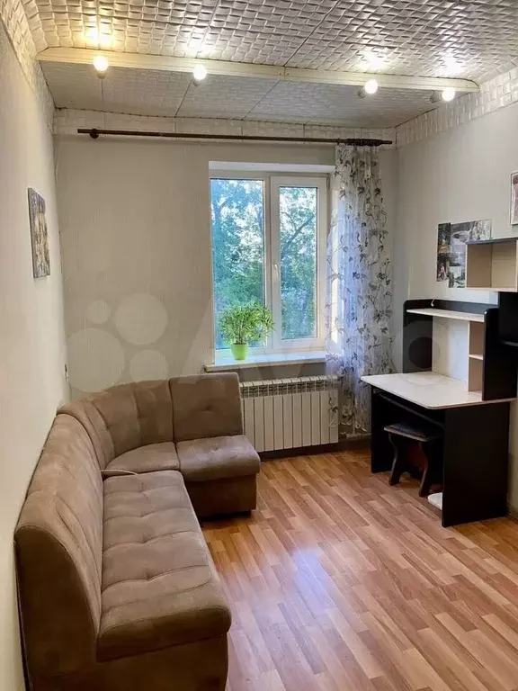 Комната 16 м в 3-к., 4/4 эт. - Фото 1