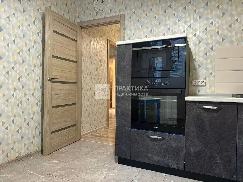 Продается 4-комнатная квартира - Фото 2