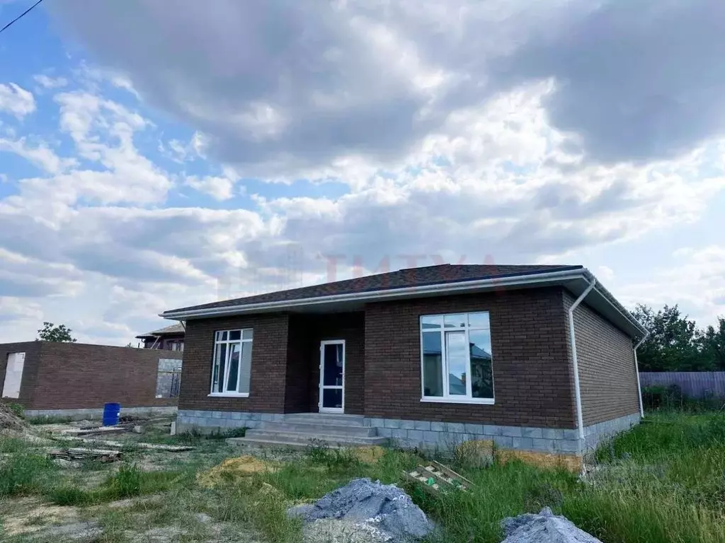 Дом в Белгородская область, Старооскольский городской округ, с. ... - Фото 0