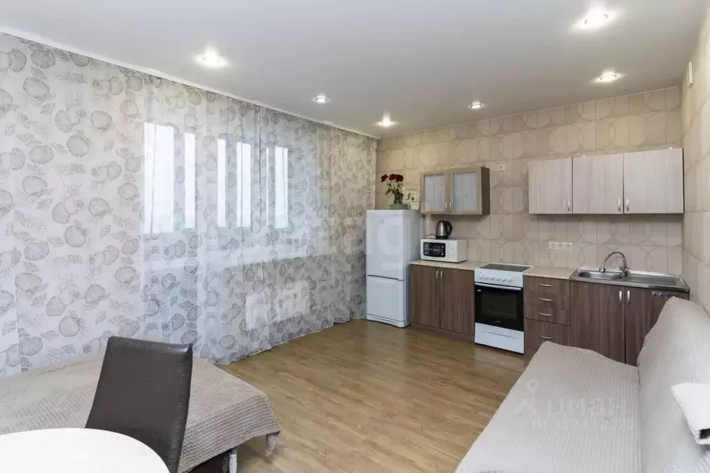 1-к кв. Тюменская область, Тюмень ул. Дмитрия Менделеева, 2 (51.2 м) - Фото 0