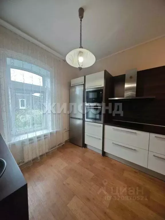 3-к кв. Томская область, Томск ул. Максима Горького, 46 (56.0 м) - Фото 0