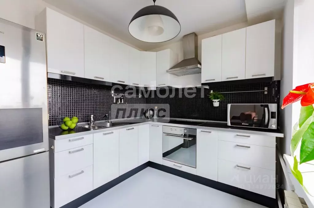 2-к кв. Челябинская область, Челябинск ул. Братьев Кашириных, 151 ... - Фото 1