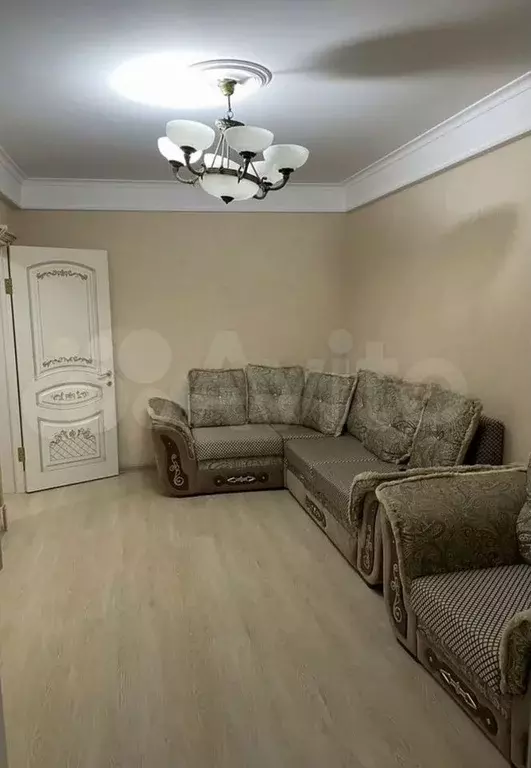 1-к. квартира, 50 м, 1/10 эт. - Фото 1