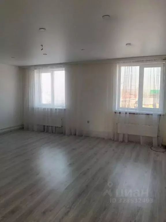 Дом в Башкортостан, с. Чишмы ул. Луговая (230 м) - Фото 1