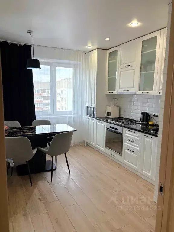 3-к кв. Саратовская область, Энгельс Ленинградская ул., 5 (63.5 м) - Фото 0