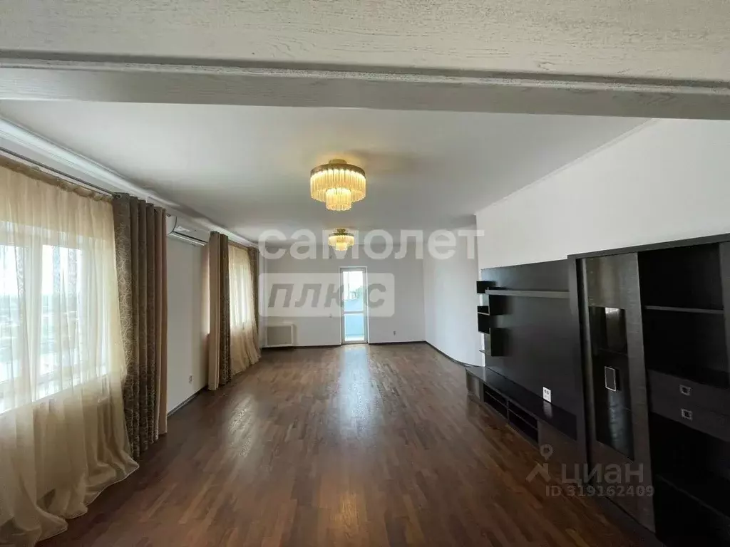2-к кв. Курская область, Курск ул. Уфимцева, 11 (125.0 м) - Фото 1