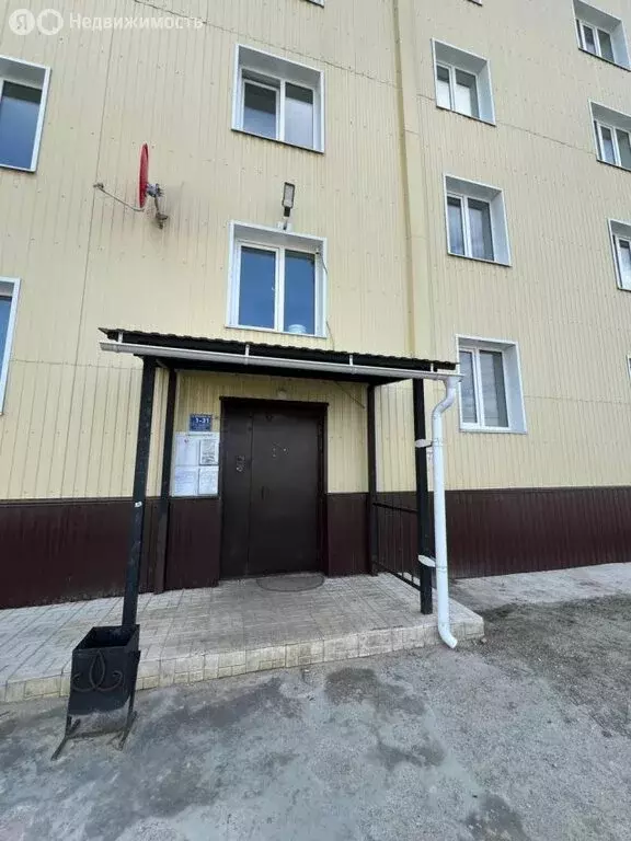 2-комнатная квартира: Курган, улица Броневик, 2Б (50 м) - Фото 1