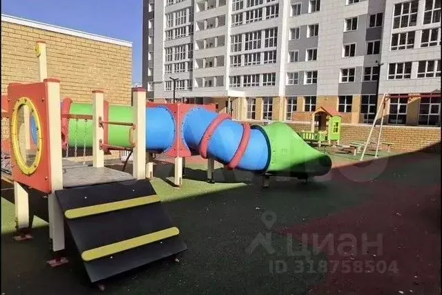 3-к кв. Башкортостан, Уфа ул. Минигали Губайдуллина, 10 (93.2 м) - Фото 1